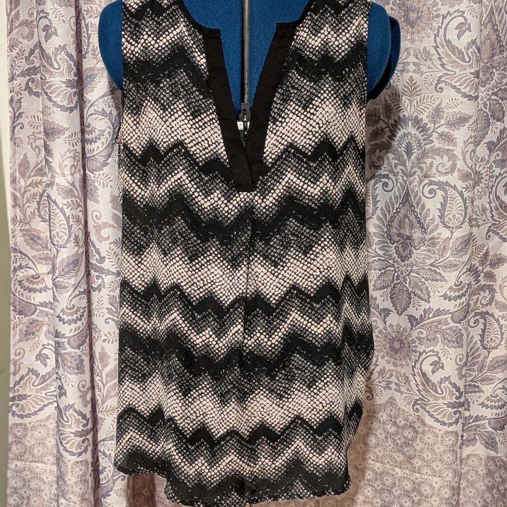 Black and White Zigzag Women's Top